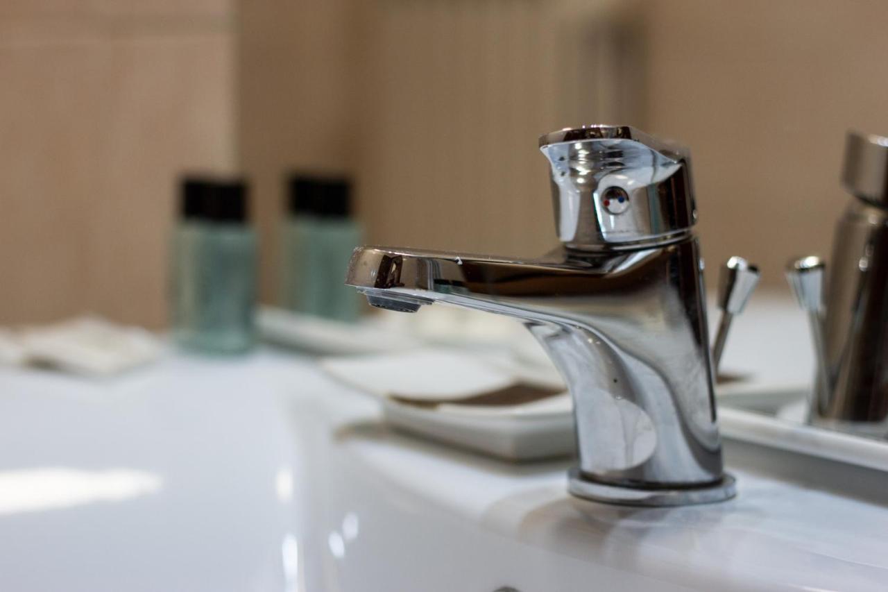 Suite Garibaldi - Smart Holiday Mantova Bagian luar foto