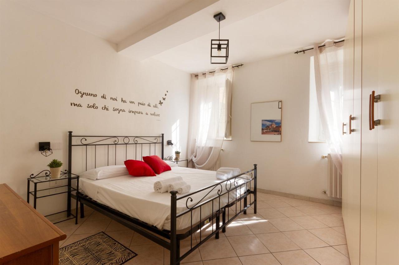 Suite Garibaldi - Smart Holiday Mantova Bagian luar foto